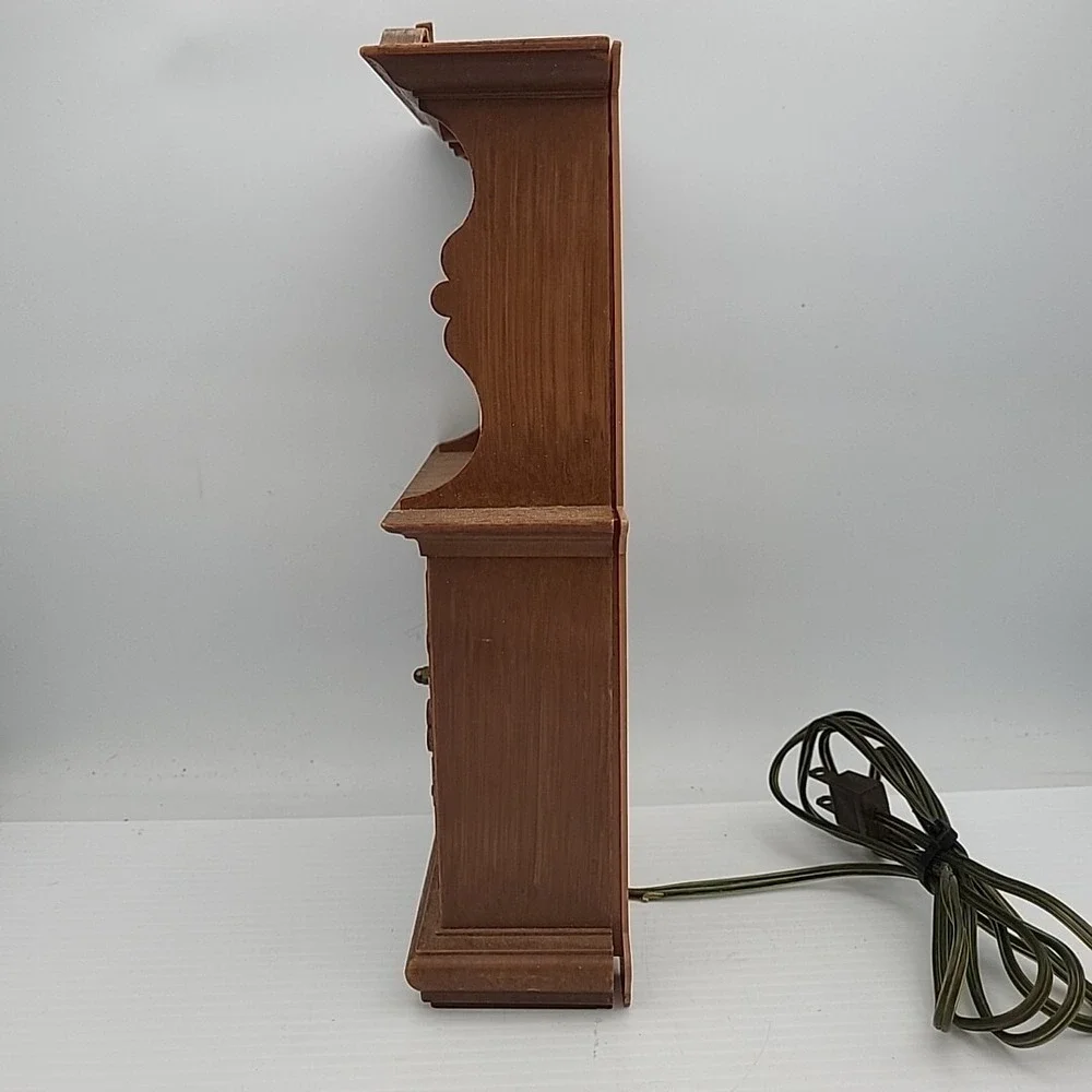 Vintage Spartus Clock China Cabinet Hutch Kitchen Dining Room Made in USA